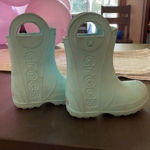 Girls size 9 Crocs rain boots
